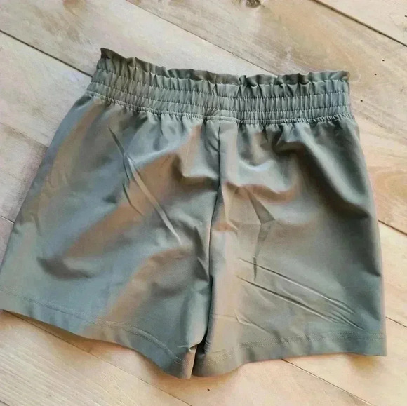 NWT Avalanche Girls Athletic Shorts High Waisted Size 10/12 Medium Relaxed Fit - Picture 3 of 4